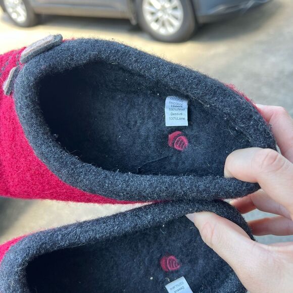 Acorn Earth Cozy Red and Gray Wool Slippers - Picture 3 of 5